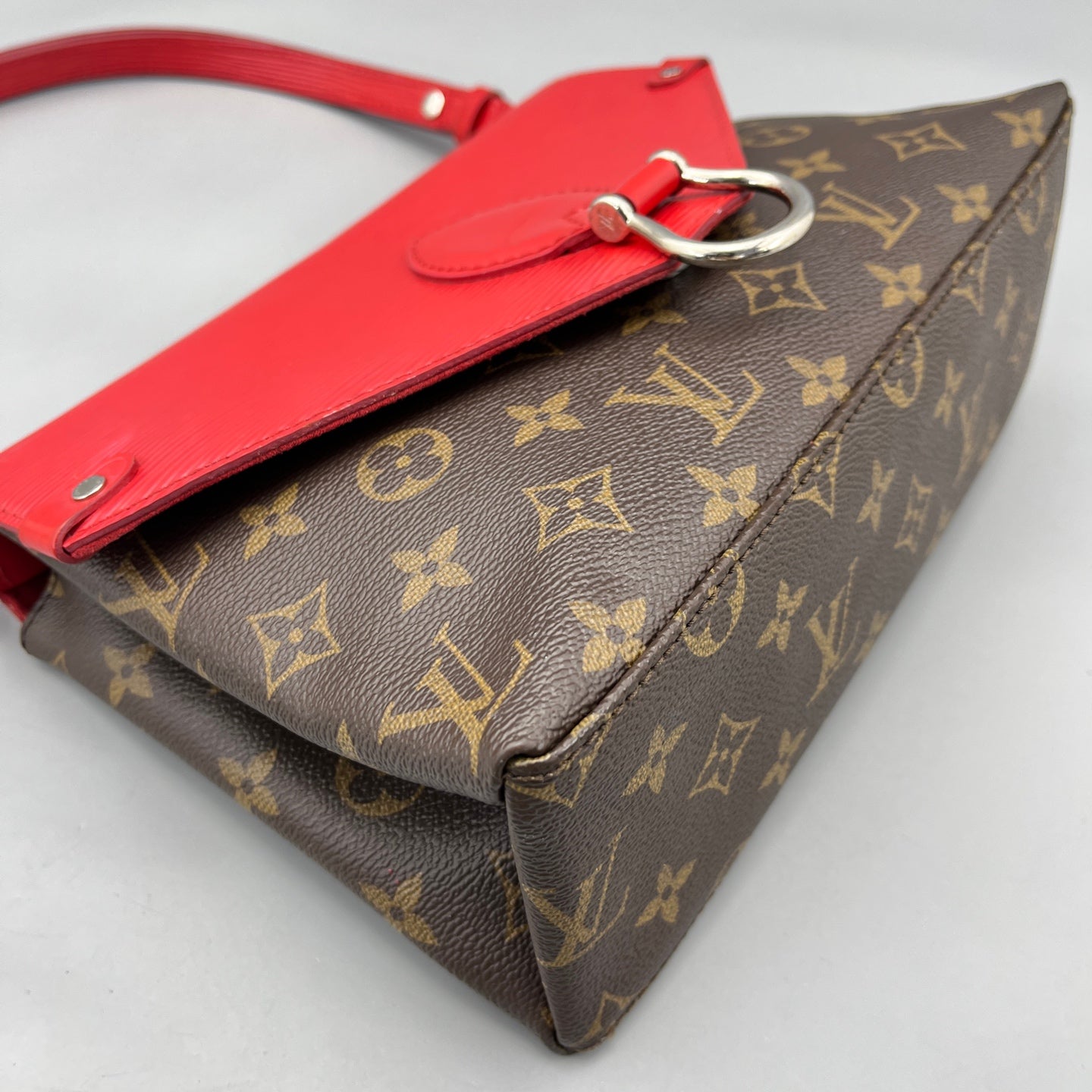 Louis Vuitton - Monogram Canvas and Epi Leather Envelope Messenger Bag - Monogram coated canvas, Epi leather, Microfiber lining - Red - (small)