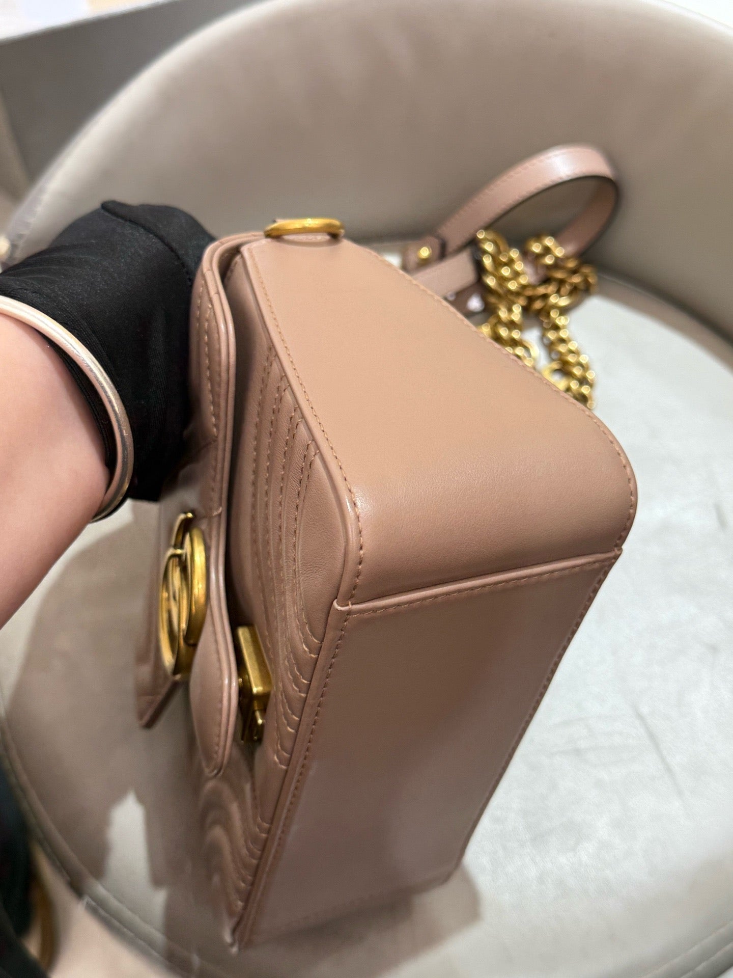 Gucci - GG Marmont Matelassé Top Handle Messenger Bag - Matelassé chevron-quilted calfskin leather - Taupe beige with Antique Gold-Tone Hardware - (mini)