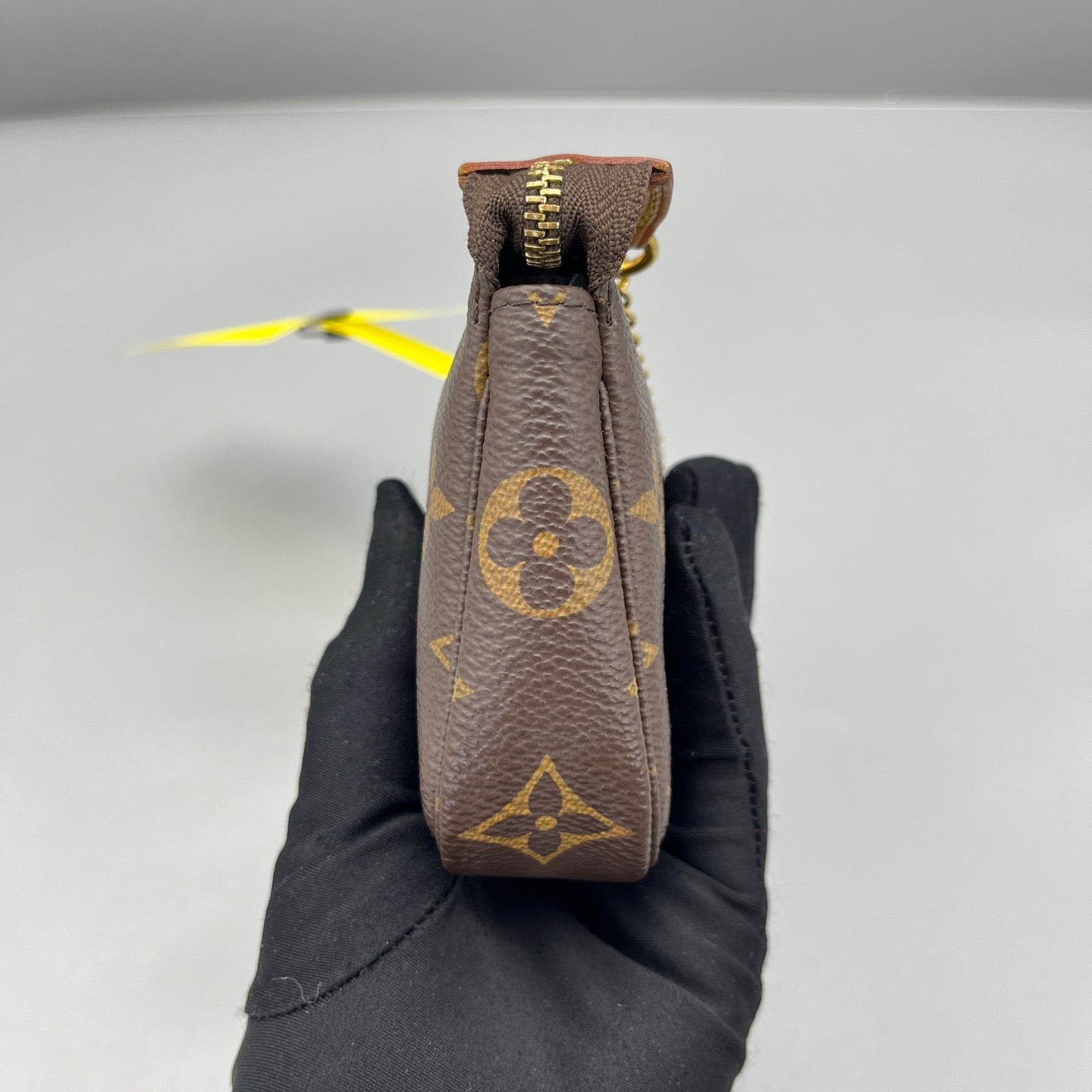 Louis Vuitton - Mini Pochette Accessoires - Monogram coated canvas with natural cowhide leather trim - Brown - (mini)