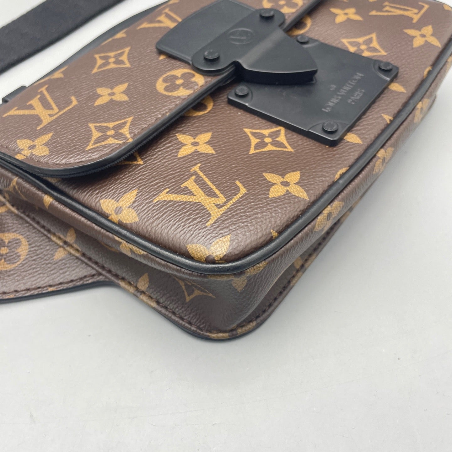 Louis Vuitton - S-Lock Messenger Belt Bag - Monogram coated canvas with leather trim - Brown - (small)
