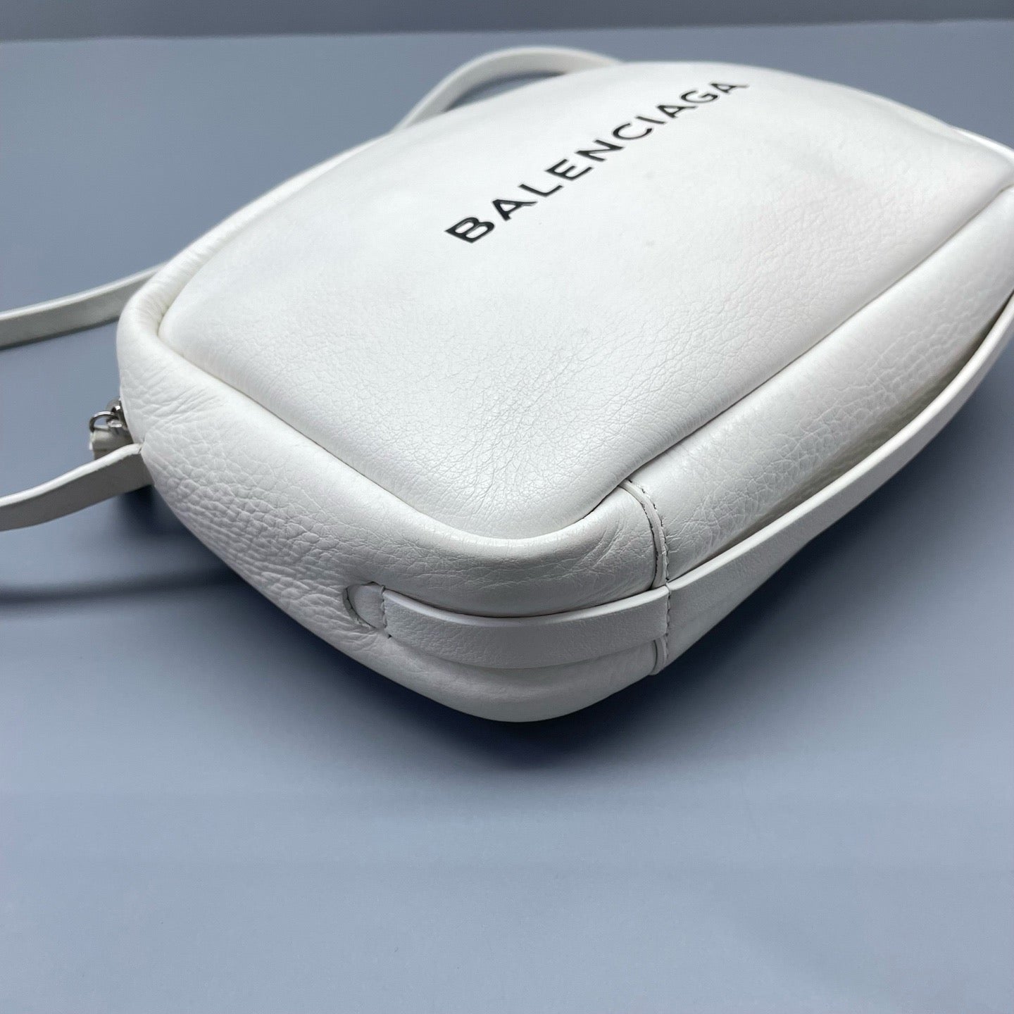 Balenciaga - Everyday Camera Bag - Grained calfskin leather - White - (Small)