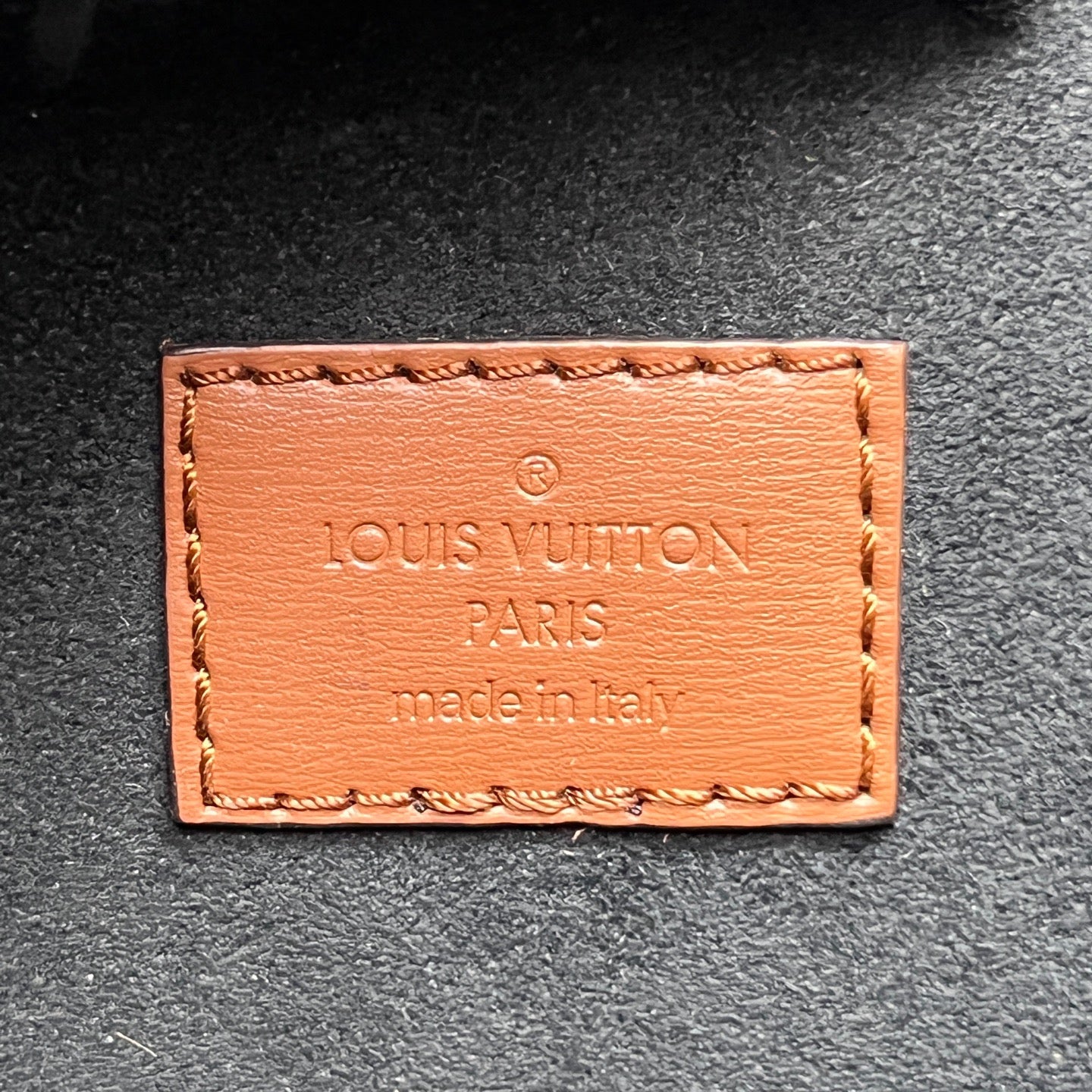Louis Vuitton - Dauphine Messenger Bag - Monogram coated canvas with leather trim - Brown - (medium)