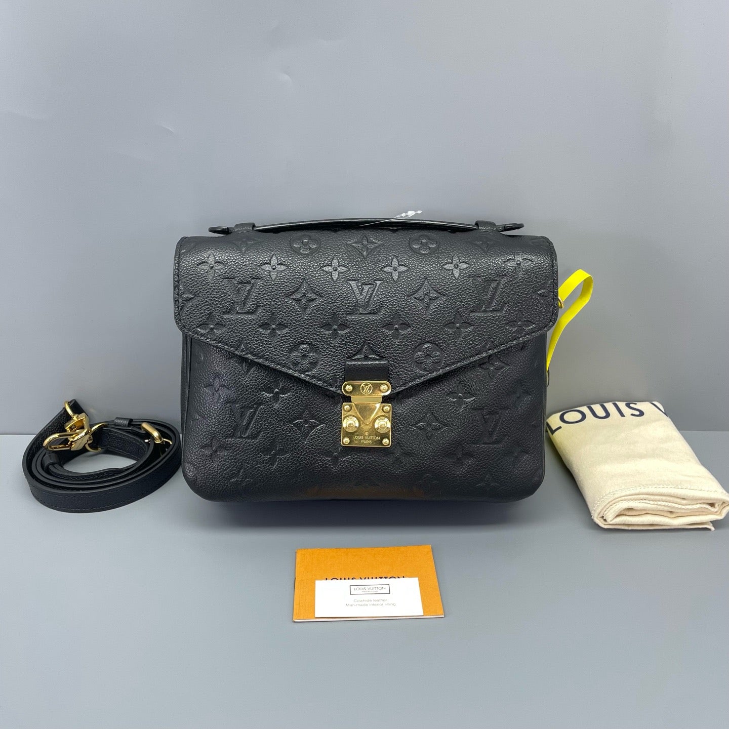 Louis Vuitton - Pochette Metis - Monogram Empreinte leather - Black - (small)