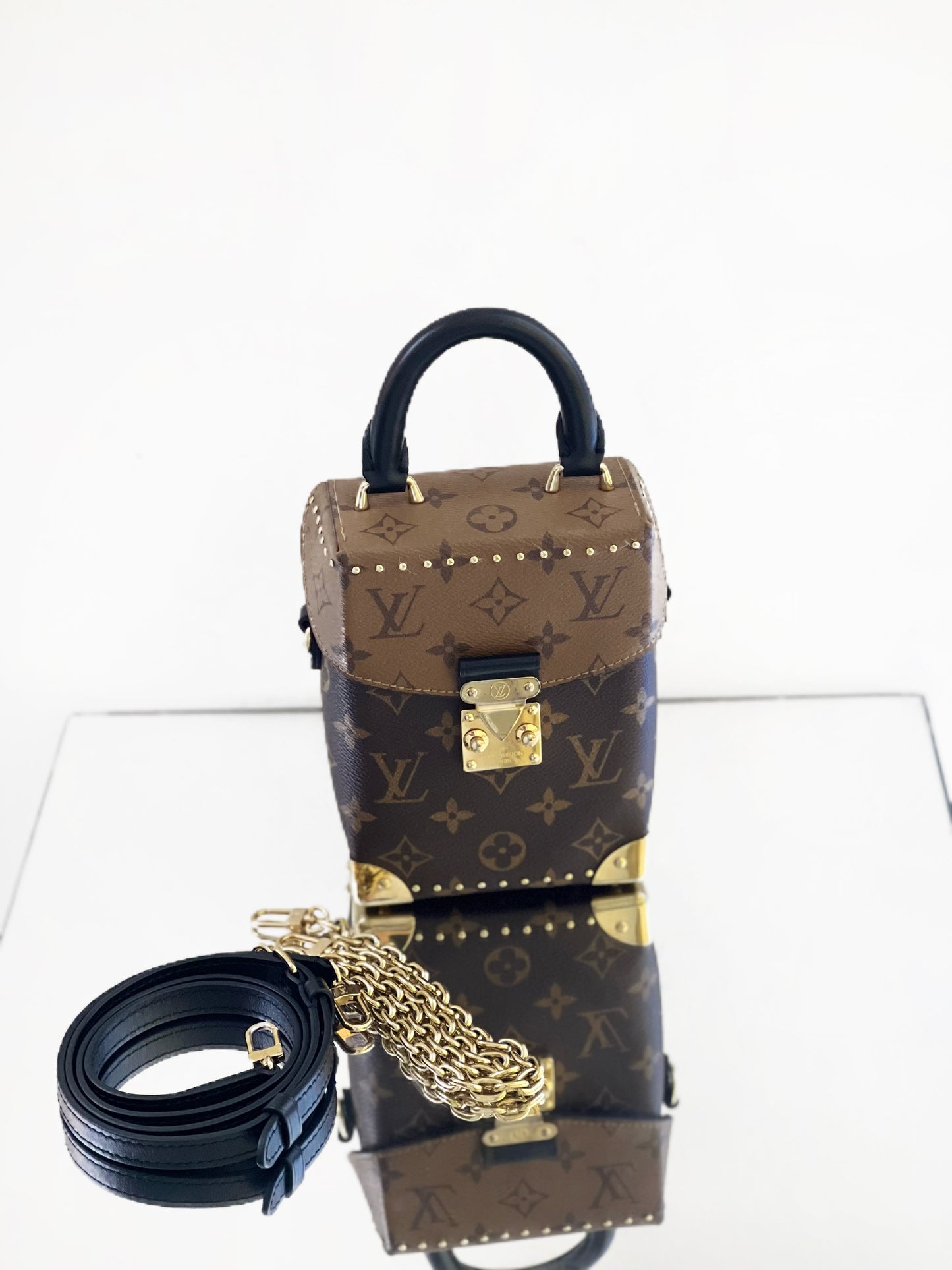 Louis Vuitton - Monogram Reverse Camera Box - Monogram canvas with leather trim - Brown - (mini)