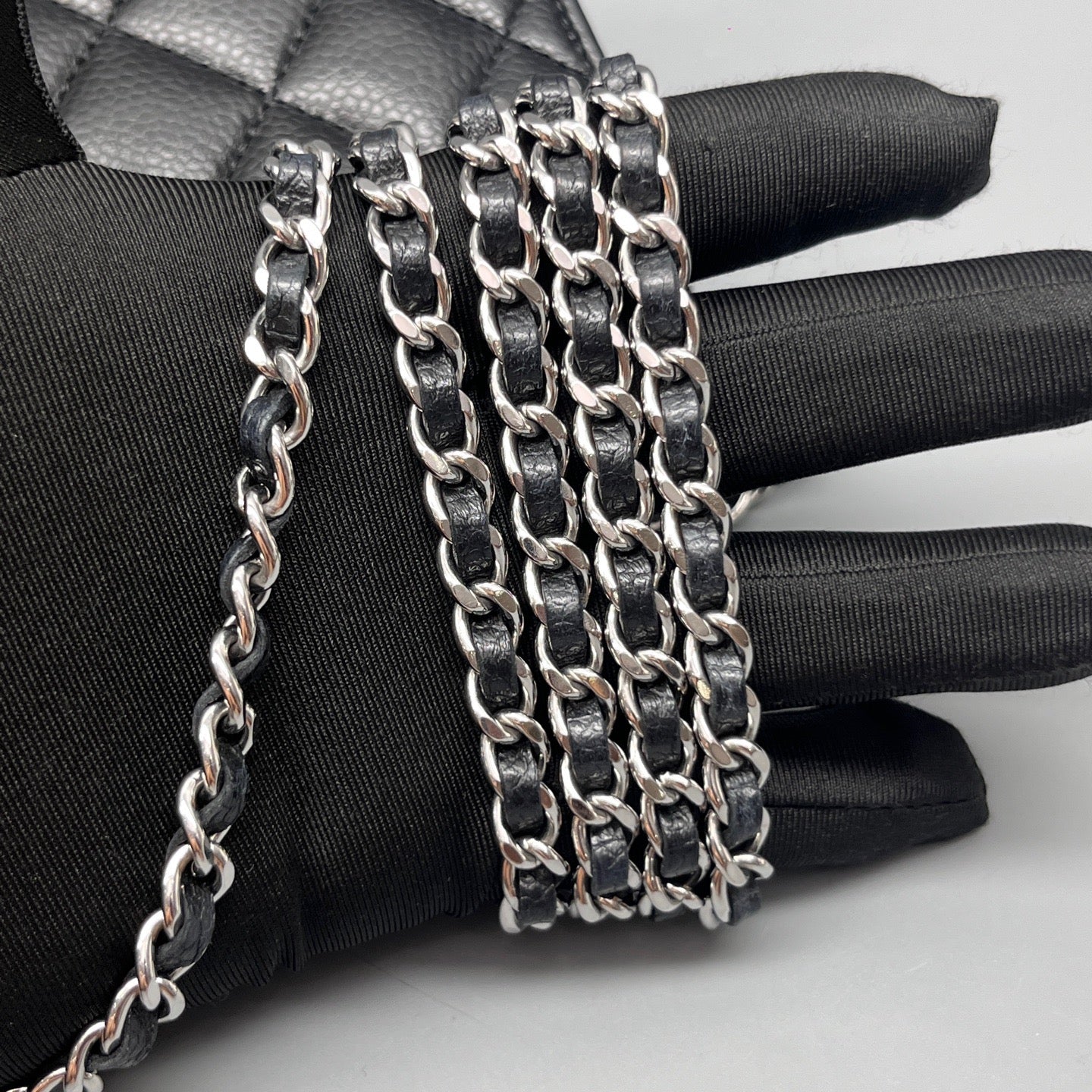 Chanel - Wallet on Chain (WOC) - Caviarskin leather - Black - (mini)