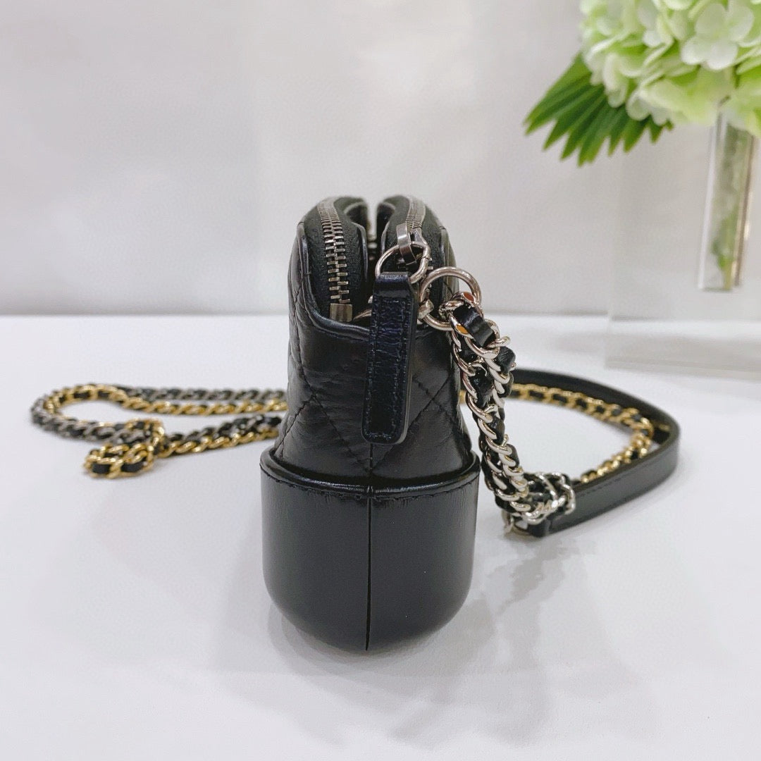 Chanel - Gabrielle Hobo Mini - Lambskin and Calfskin Leather - Black - (Mini)