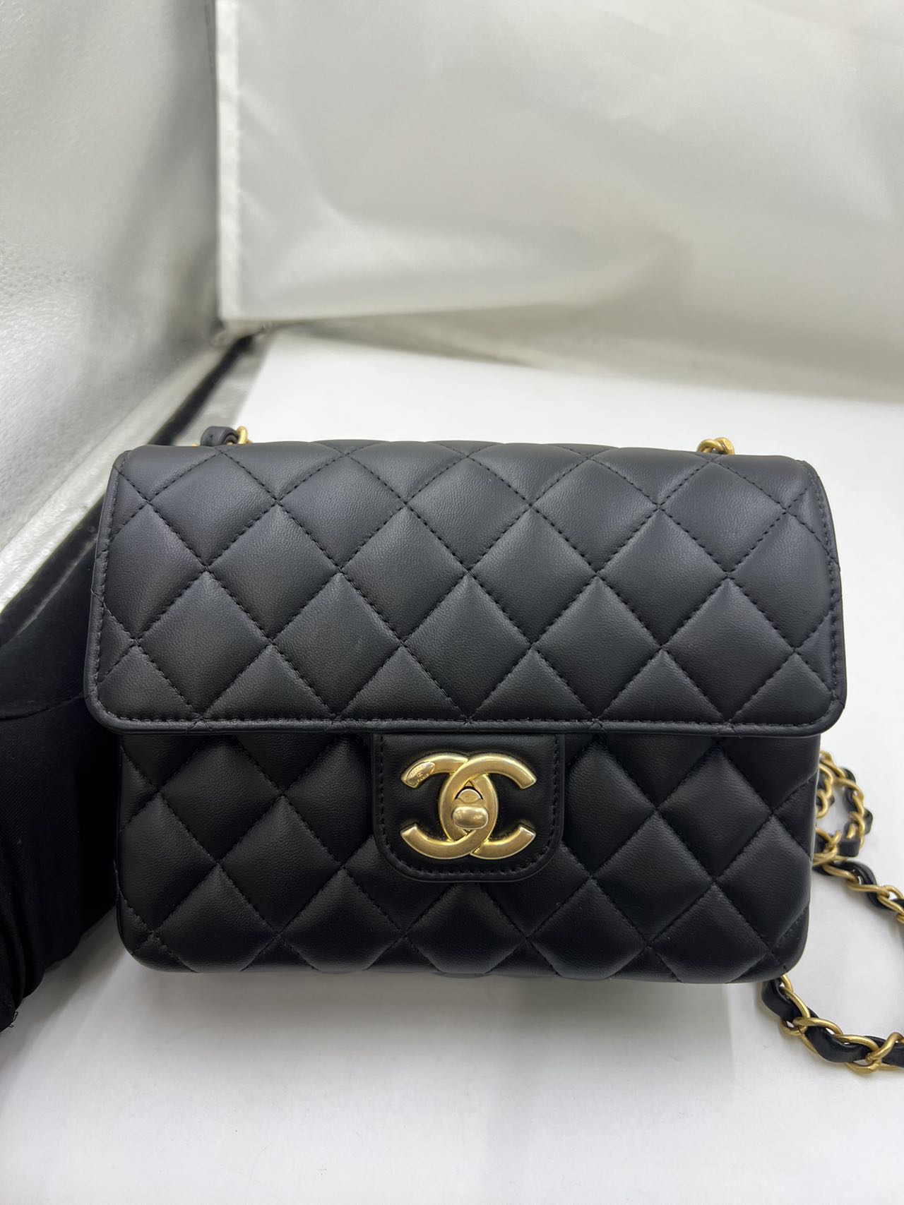 Chanel - Rectangular Mini Flap Bag with Coin Charm Chain - Lambskin leather - Black - (mini)