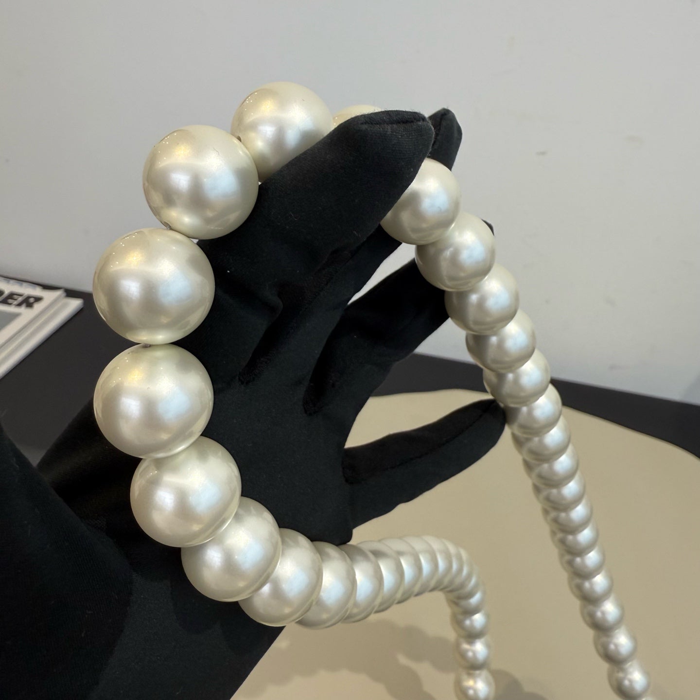Chanel - Pearl WOC (Wallet on Chain) - Lambskin leather - Black - (mini)