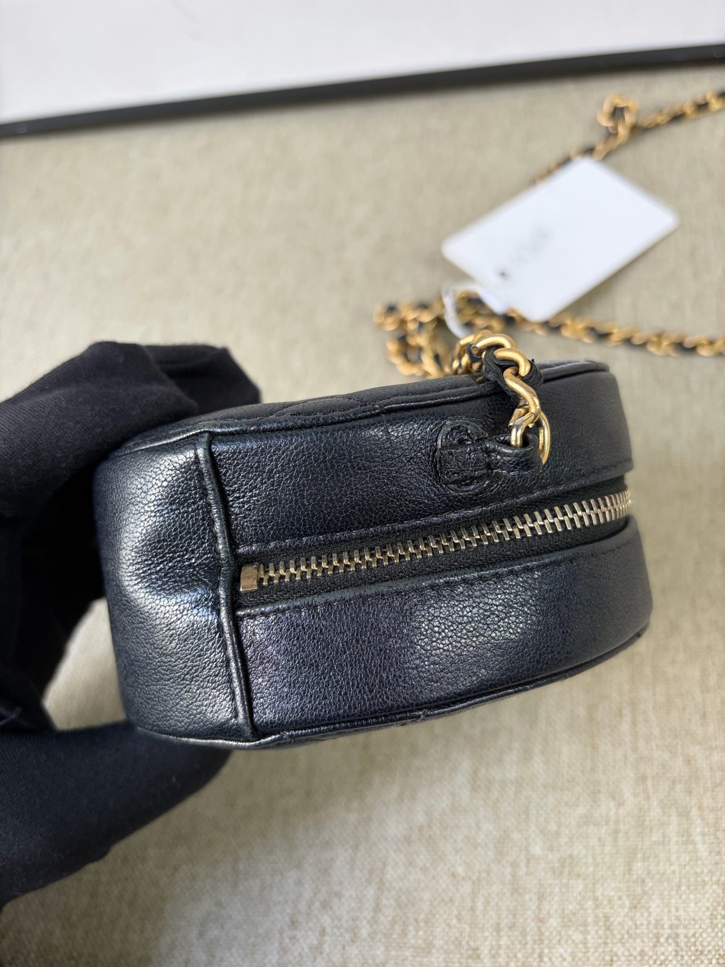 Chanel - 19 Round Mini Bag - Lambskin leather - Black - (mini)