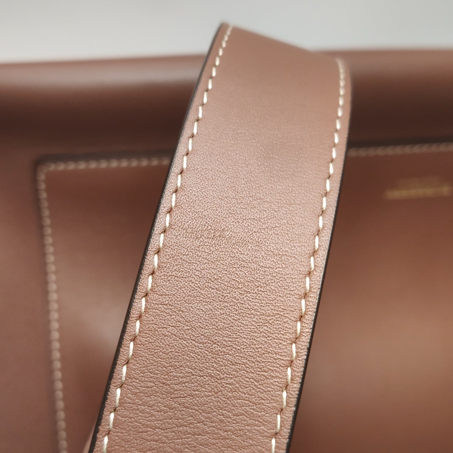 Burberry - Medium Pocket Bag - Grained leather - Brown - (Medium)