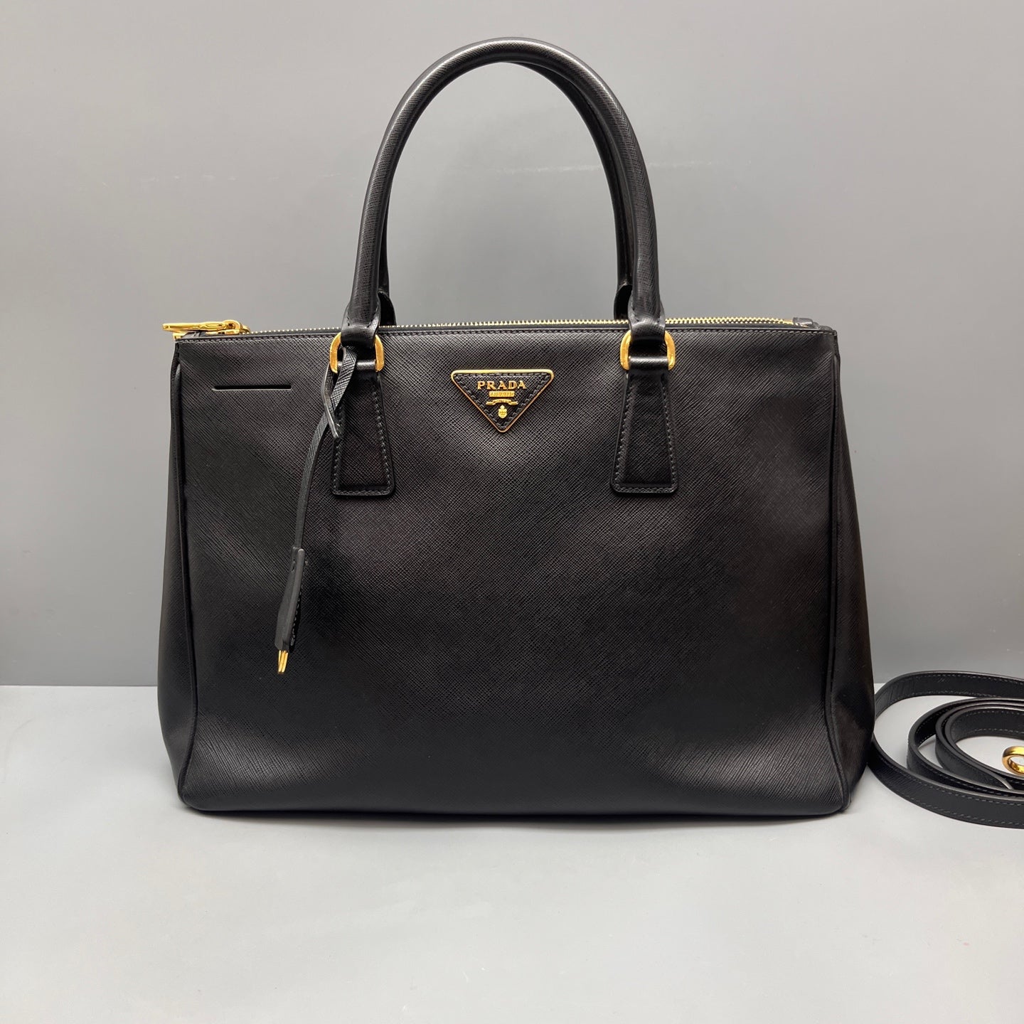 Prada - Galleria Saffiano Double Zip Tote - Saffiano leather - Black - (Medium)