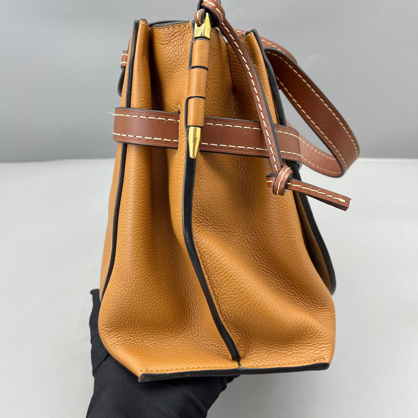 Loewe - Gate Handbag - Grained calfskin leather with smooth calfskin trim - Caramel - (Medium)