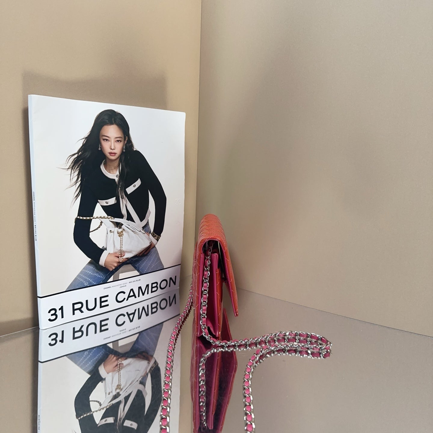 Chanel - Wallet on Chain (WOC) - Patent leather - Vibrant Orange-Red with Pink accents - (Mini)