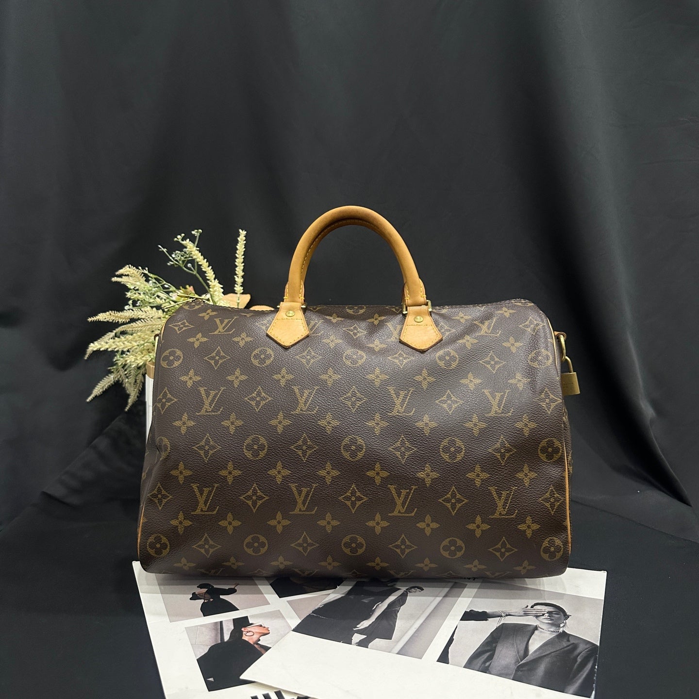 Louis Vuitton - Speedy Bandoulière 35 - Monogram coated canvas with Vachetta leather trim - Brown - (Medium)