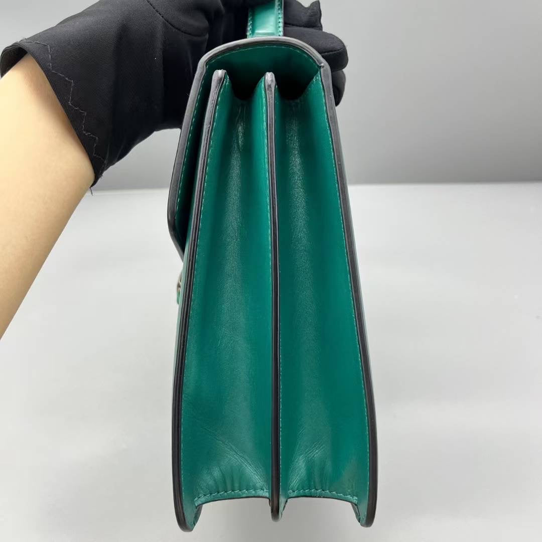 Bvlgari - Serpenti Forever - Calfskin leather - Emerald Green with Light Gold-Tone Hardware - (medium)