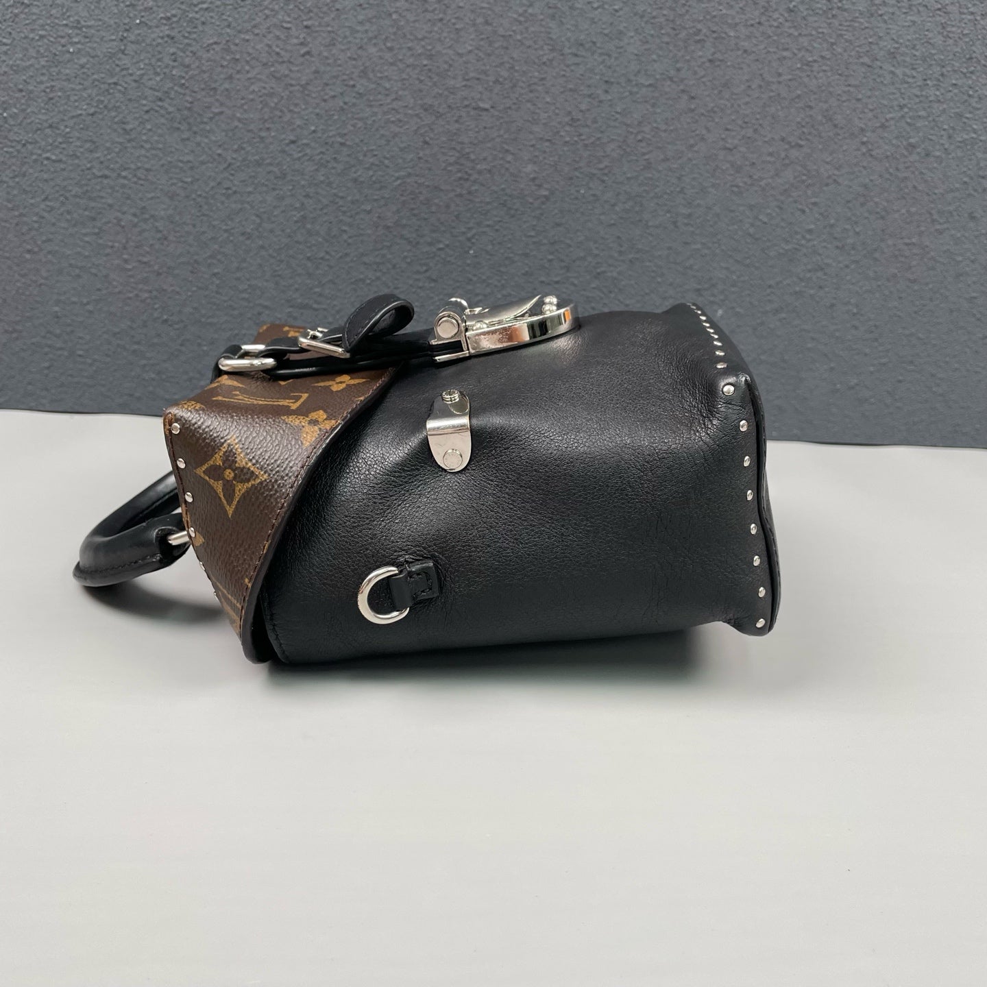 Louis Vuitton - Camera Box Bag - Monogram coated canvas and grained leather - Brown and Black with Silver-Tone Hardware - (mini)