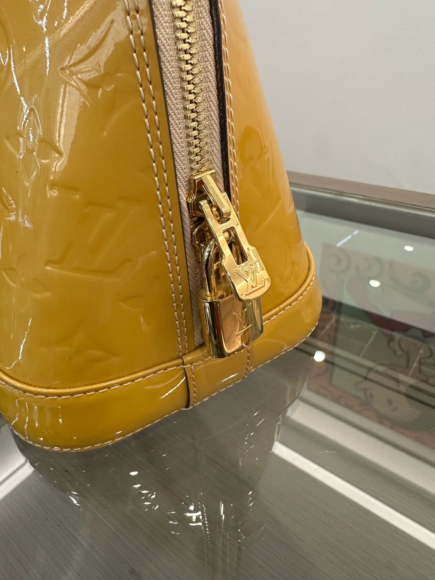 Louis Vuitton - Alma PM - Patent leather - Yellow - (Medium)