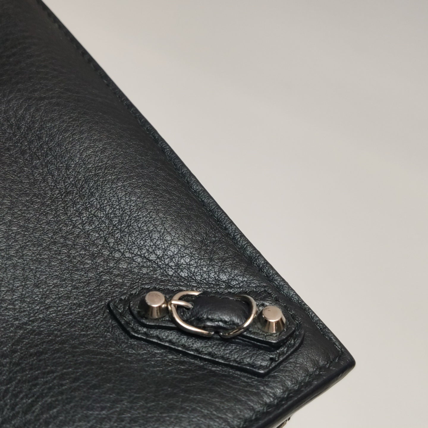 Balenciaga - Neo Classic Envelope Crossbody Bag - Leather - Black - (small)