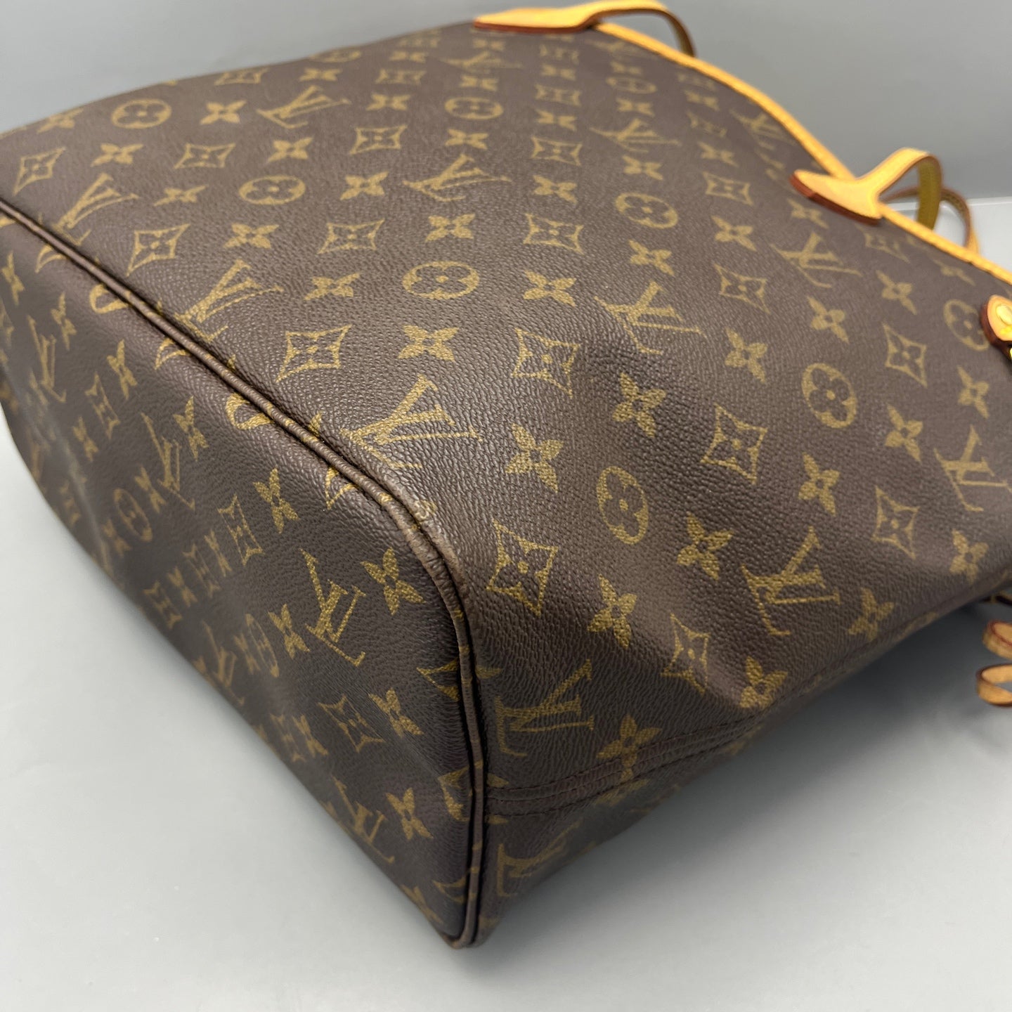 Louis Vuitton - Neverfull MM - Monogram coated canvas with natural cowhide leather trim - Brown - (medium)