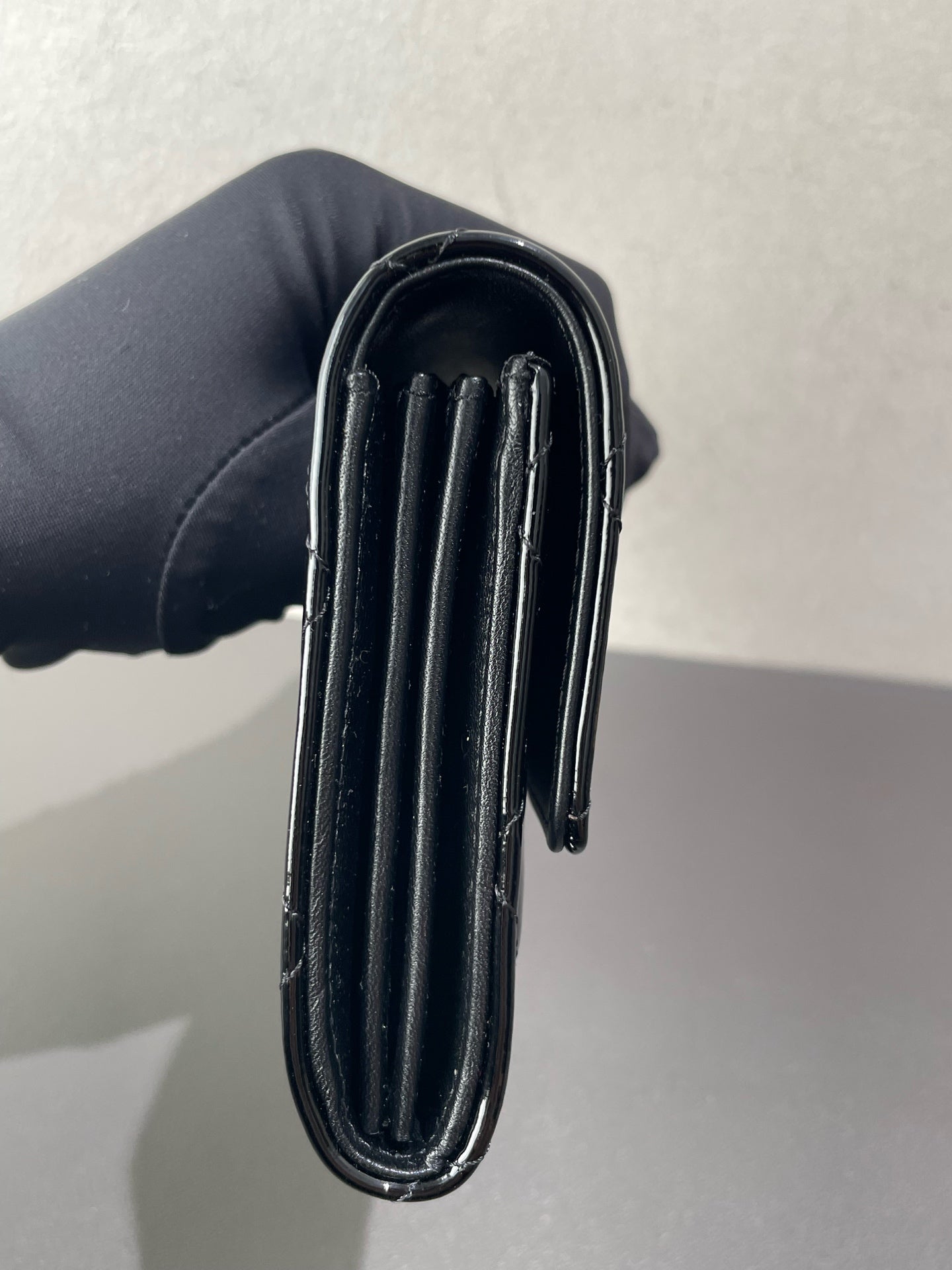Chanel - Classic Long Flap Wallet - Patent leather - Black - (medium)