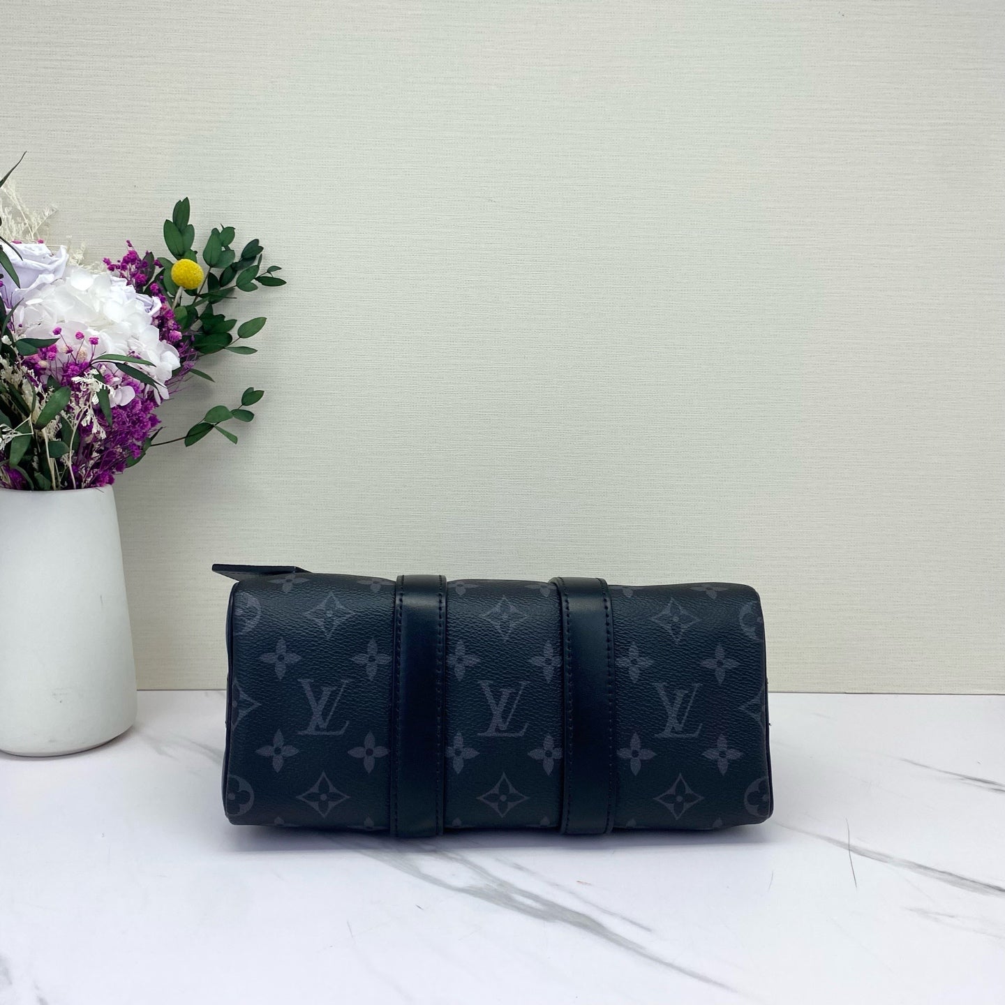 Louis Vuitton - Keepall Bandoulière 25 - Monogram Eclipse coated canvas with cowhide leather trim - Black - (small)