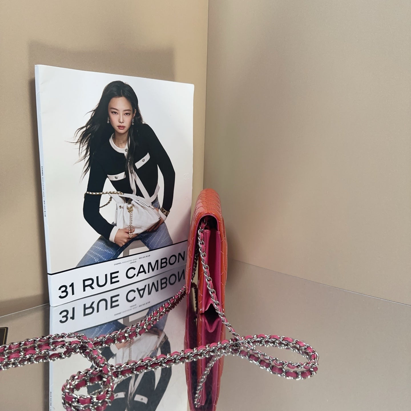 Chanel - Wallet on Chain (WOC) - Patent leather - Vibrant Orange-Red with Pink accents - (Mini)
