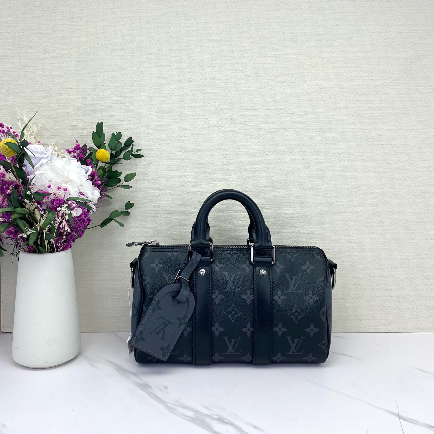Louis Vuitton - Keepall Bandoulière 25 - Monogram Eclipse coated canvas with cowhide leather trim - Black - (small)