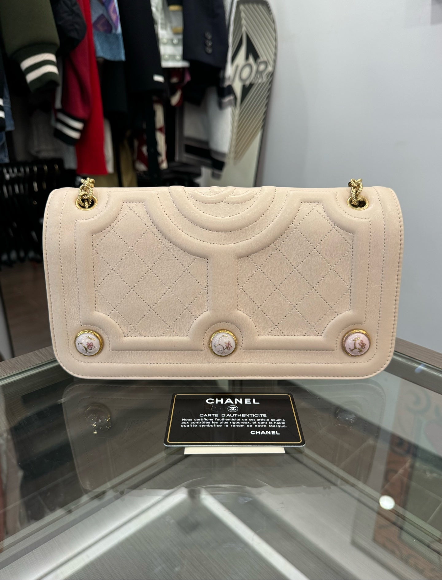 Chanel - Baroque Gemini Enamel Carved Chain Shoulder Bag - Leather - Pink - (Medium)