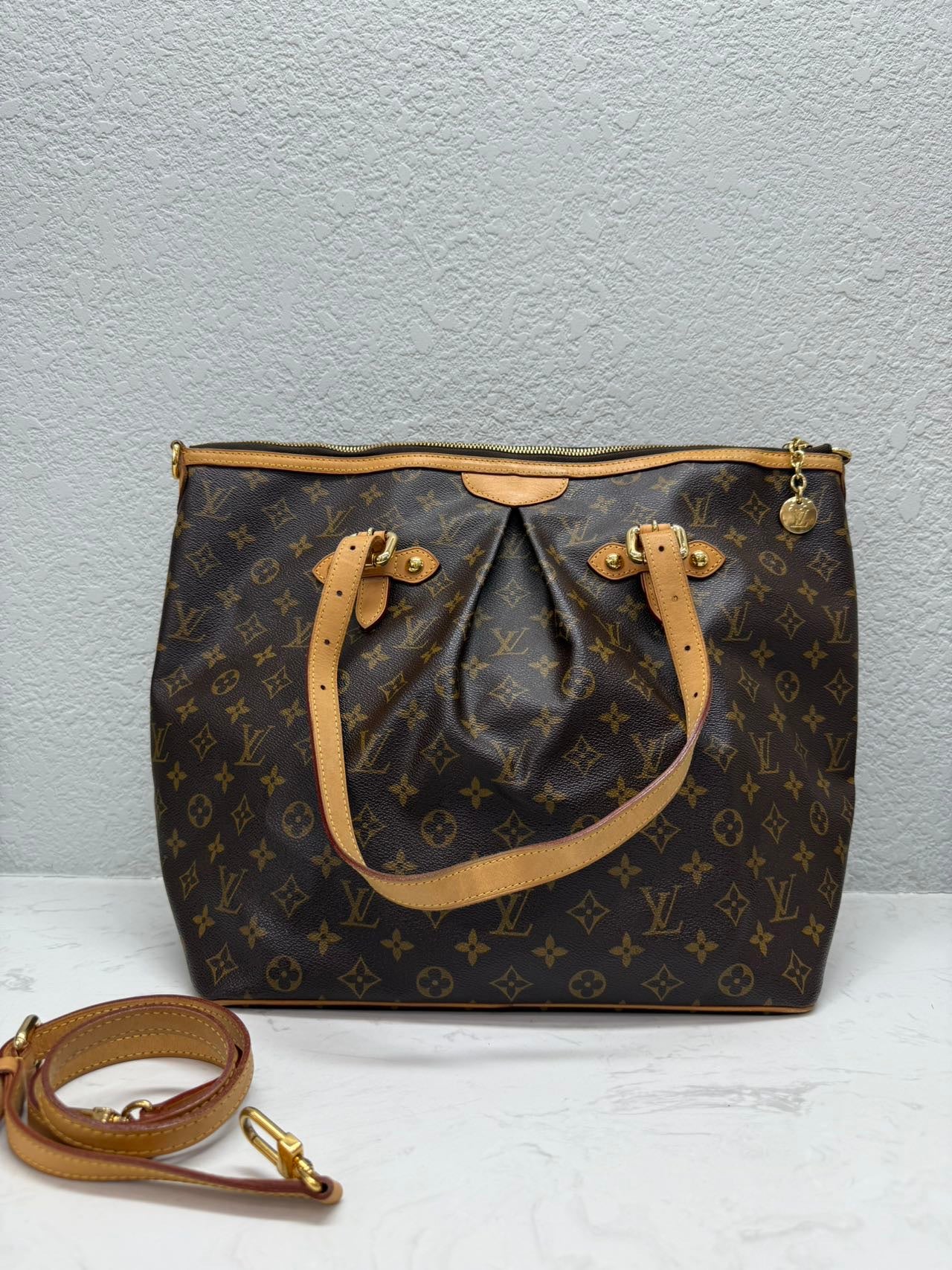 Louis Vuitton - Paramount - Monogram coated canvas with Vachetta leather trim - Brown - (medium)