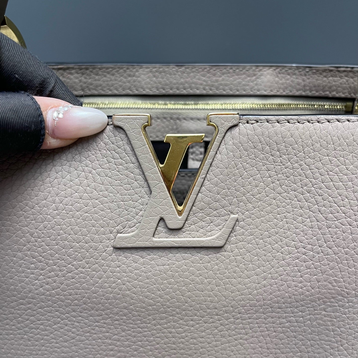 Louis Vuitton - Capucines BB - Taurillon leather - Grey - (Small)