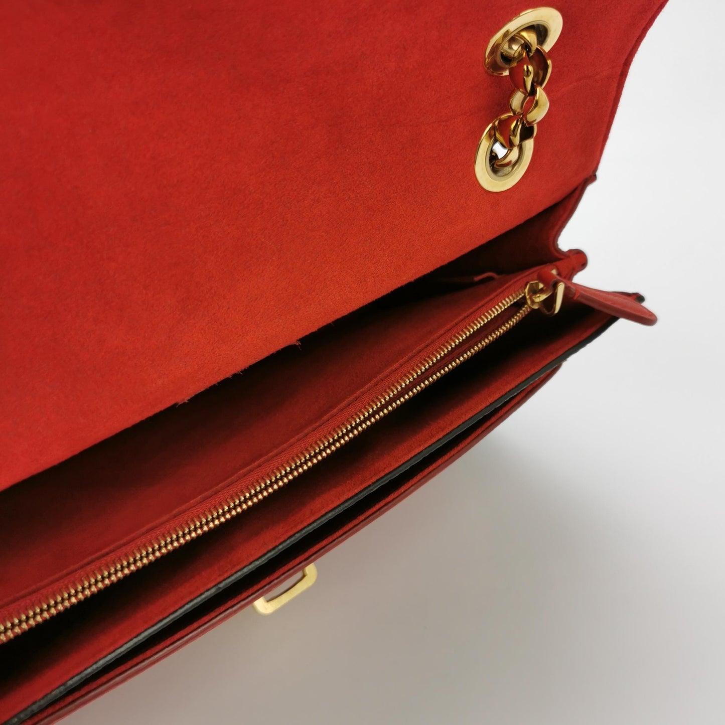 Louis Vuitton - Chain S-Lock Flap Bag - Monogram coated canvas and grained leather - Brown and Red with Gold-Tone Hardware - (medium)