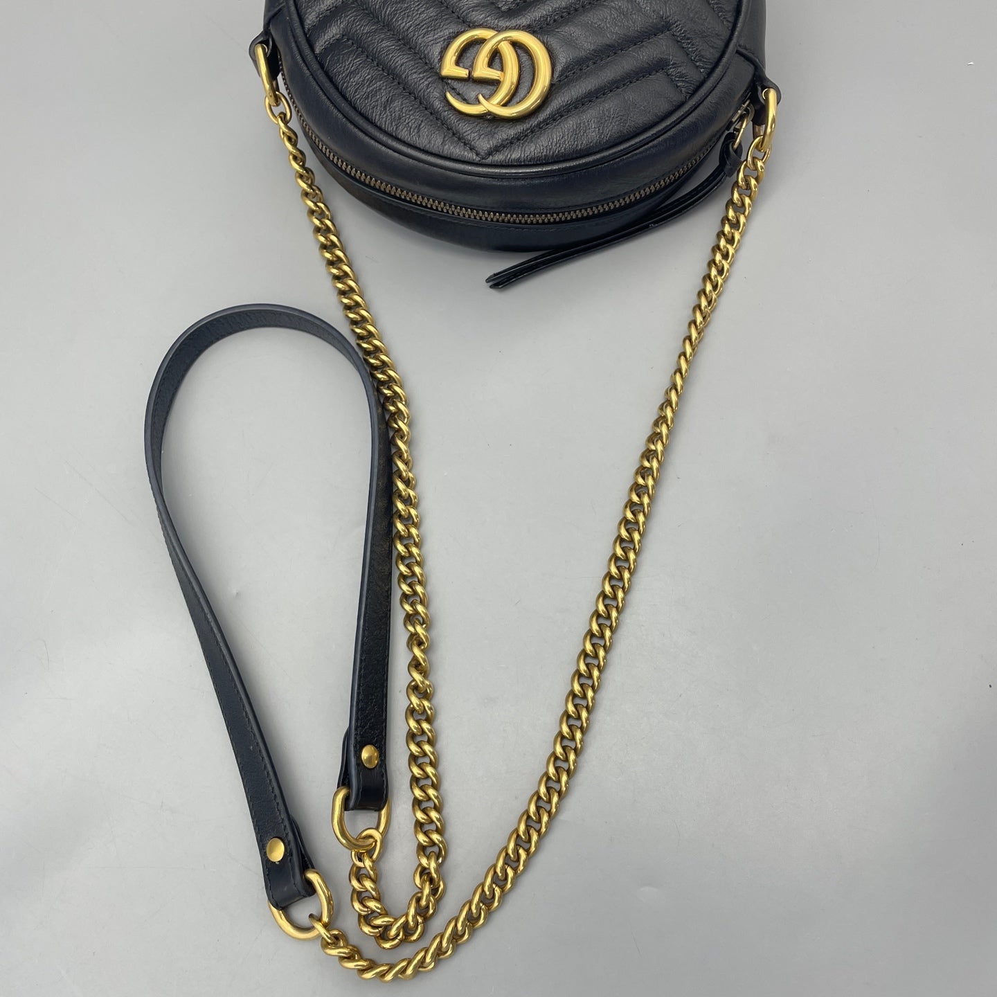 Gucci - GG Marmont Round Shoulder Bag - Leather - Black - (mini)