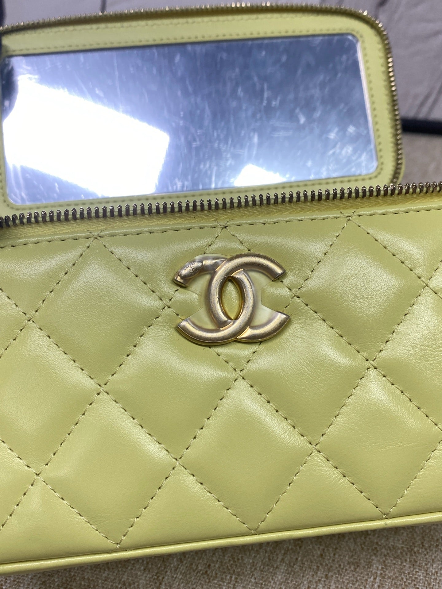 Chanel - Vanity Case - Calfskin leather - Yellow - (mini)