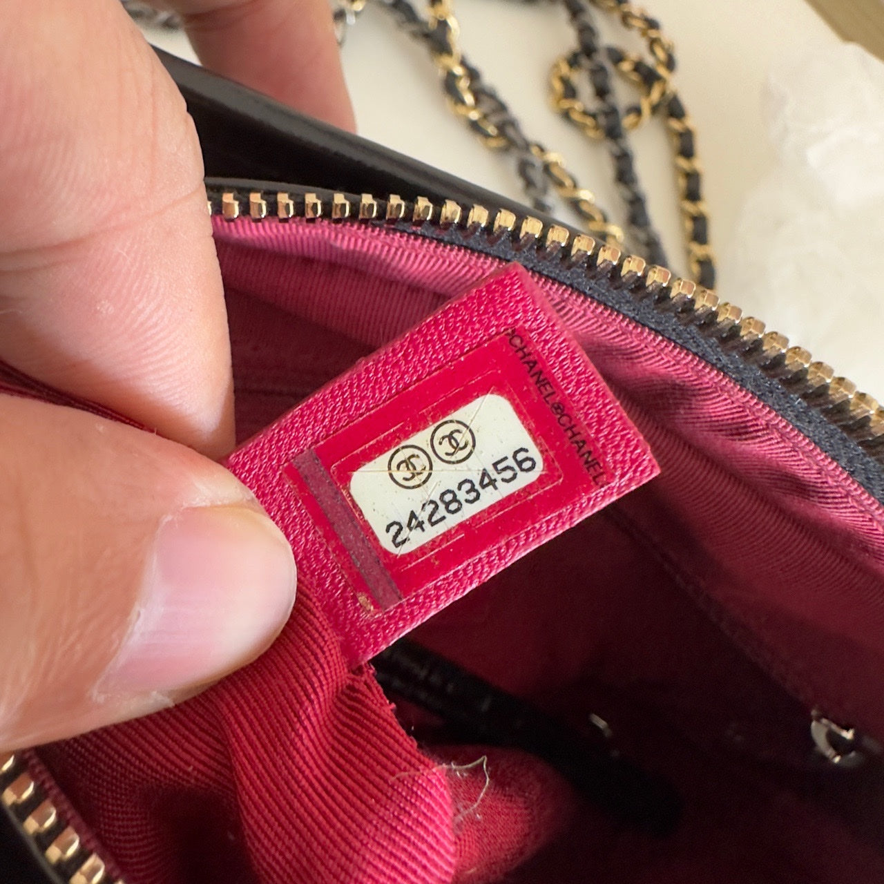 Chanel - Gabrielle Hobo Bag Paris Cosmopolite Small - Aged calfskin leather - Black - (Small)