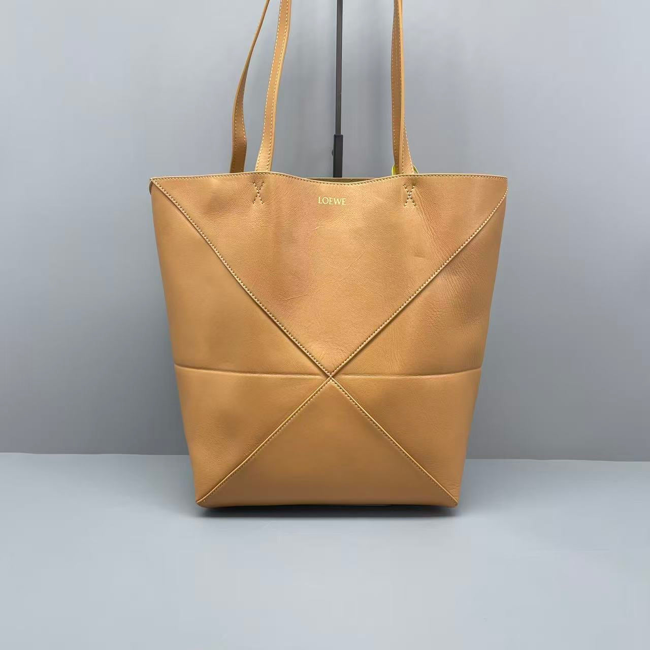 LOEWE - Geometric Tote Bag - Leather - Beige - (Medium)