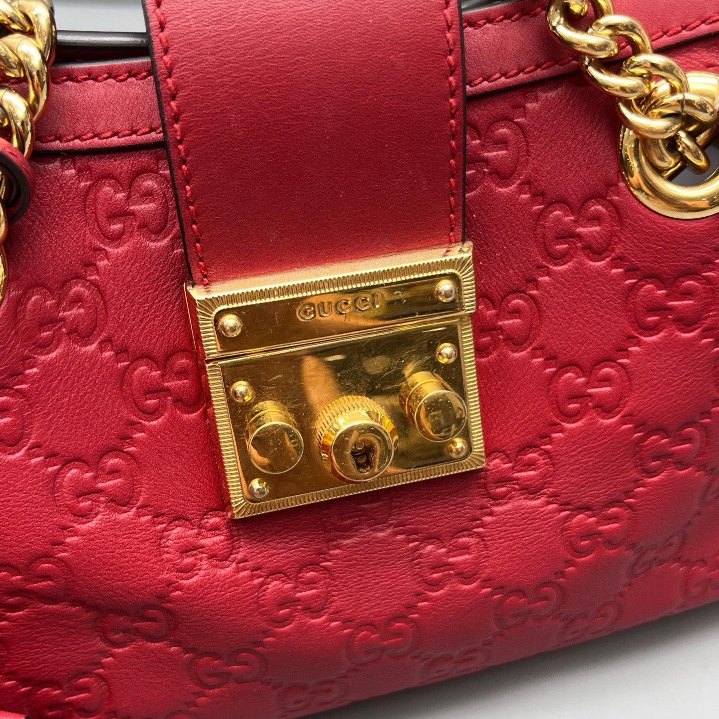 Gucci - Padlock Tote - Guccissima embossed leather - Red with Gold-Tone Hardware - (Medium)