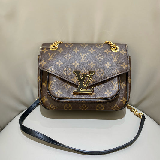Louis Vuitton - Passy - Monogram coated canvas with leather trim - Brown - (medium)