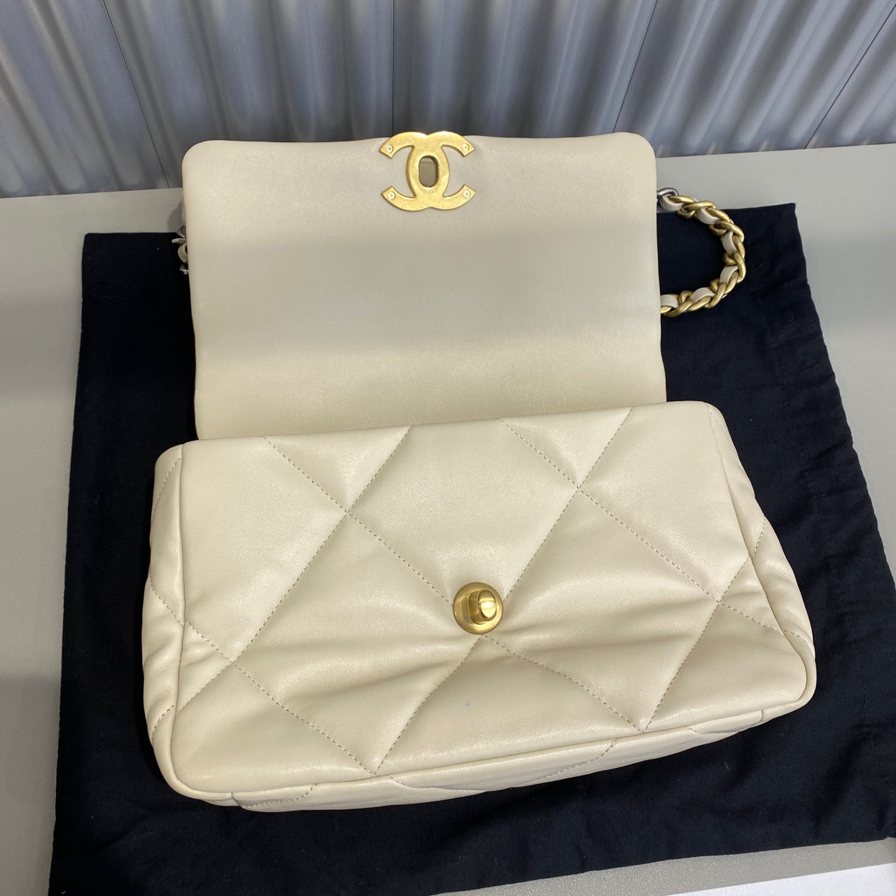 Chanel - 19 Bag Small - Lambskin leather - Beige - (small)