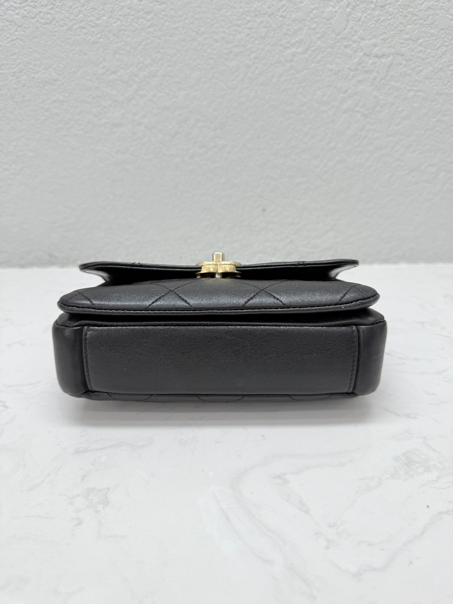 Chanel - Classic Mini Flap Bag - Lambskin leather - Black - (mini)
