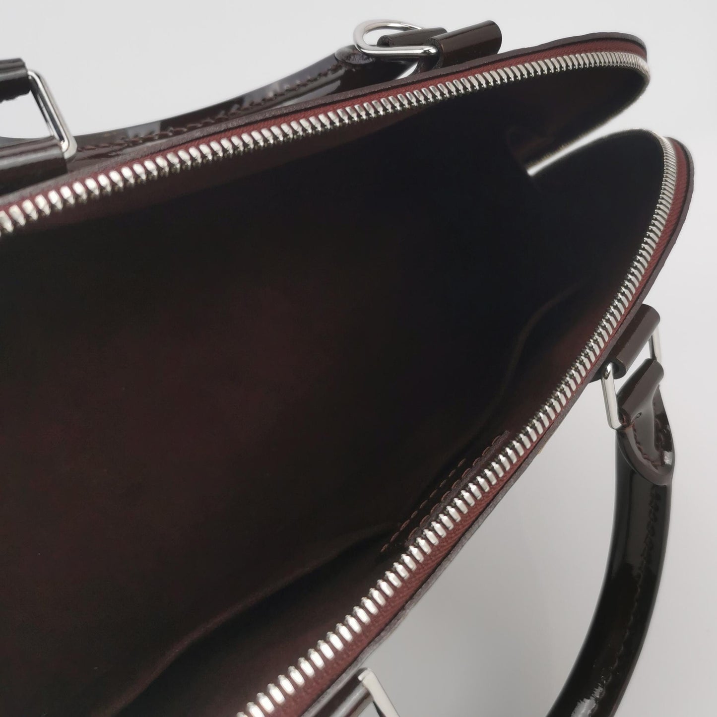 Louis Vuitton - Alma BB - Epi patent leather - Burgundy - (Small)