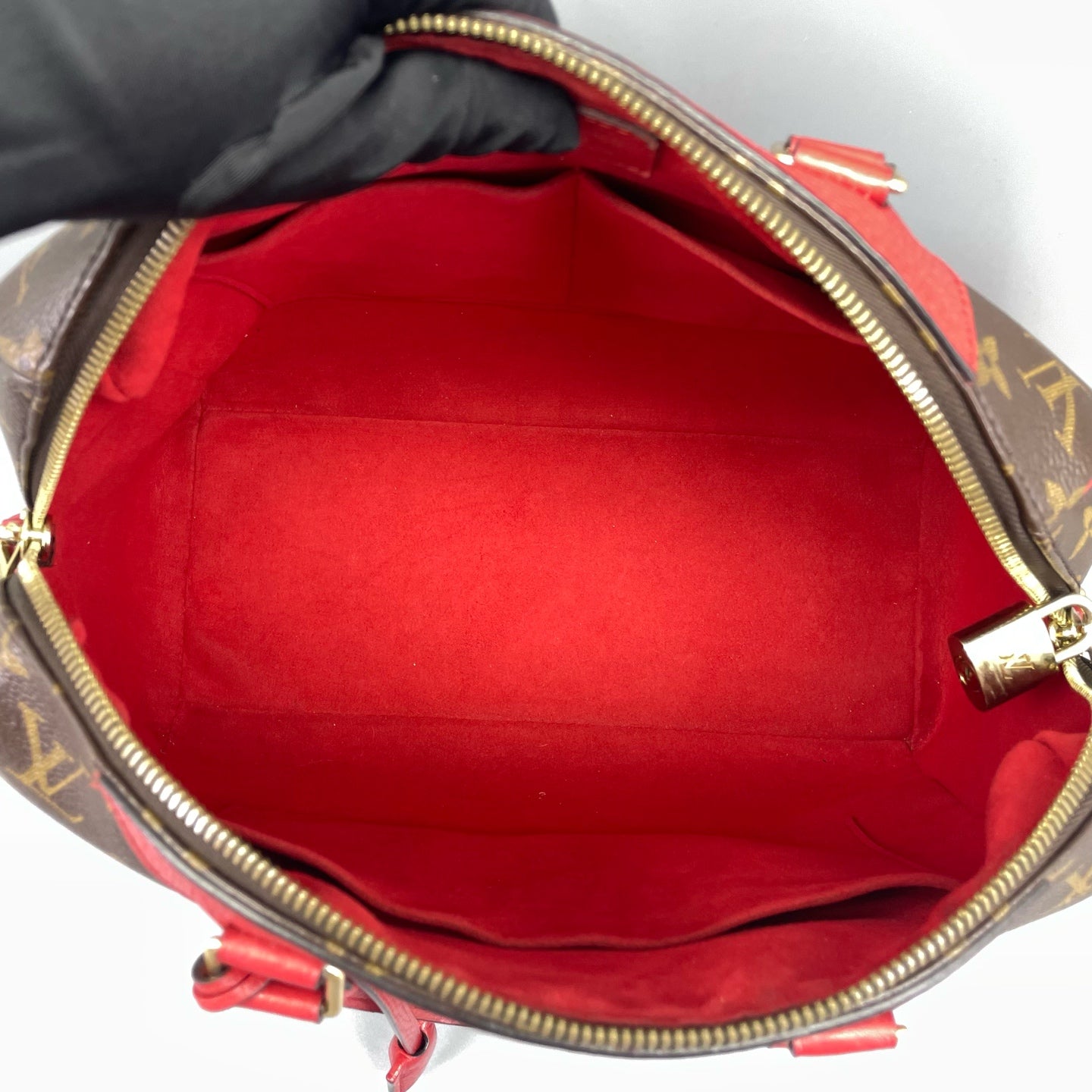 Louis Vuitton - Monogram with Red Trim Bowling Bag - Monogram coated canvas with grained leather trim - Brown and Red - (Medium)