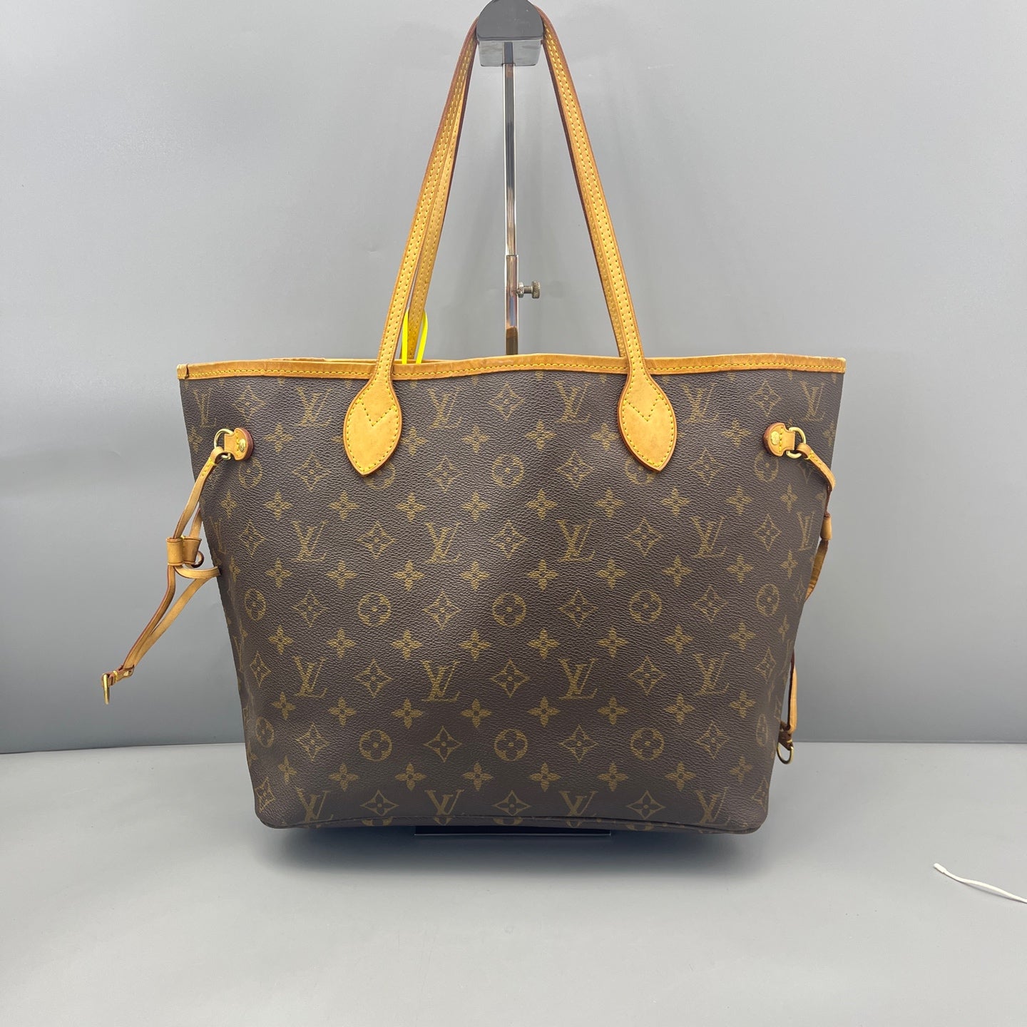 Louis Vuitton - Neverfull MM - Monogram coated canvas with natural cowhide leather trim - Brown - (medium)