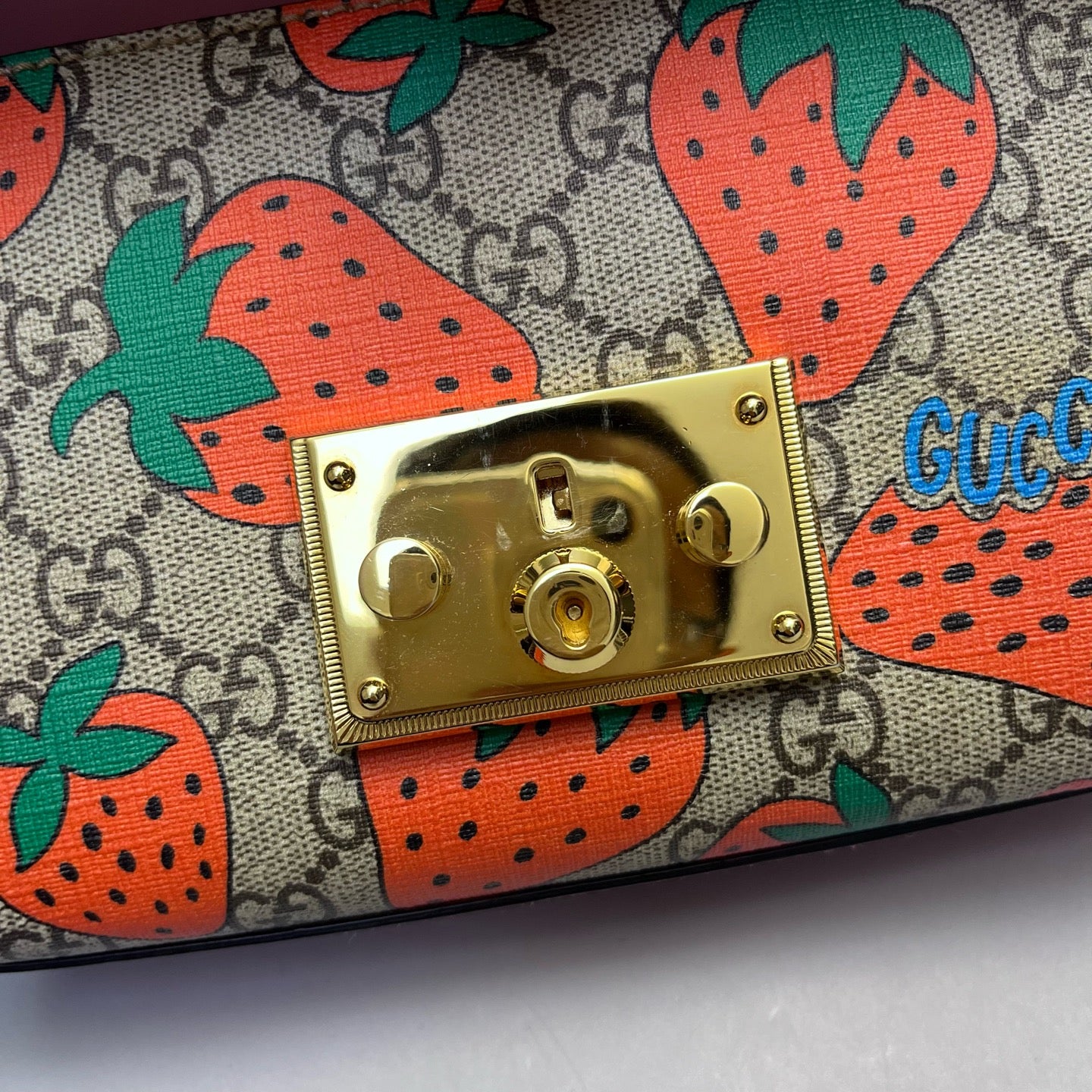 Gucci - Padlock GG Supreme Strawberry Print Small - Coated canvas with leather trim and suede lining - Beige, Pink, Red, Green - (small)