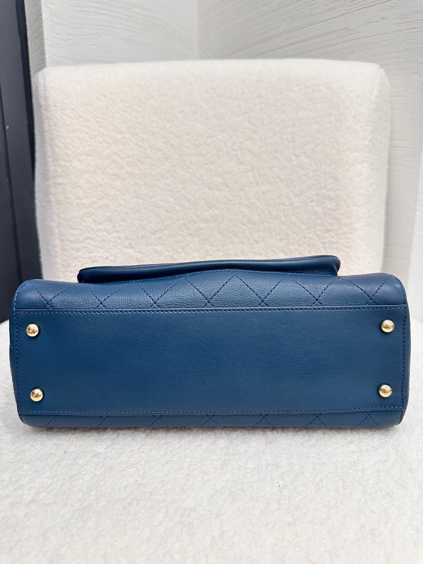 Chanel - Quilted Top Handle & Chain Strap Tote Bag - Grained leather - Blue - (Medium)