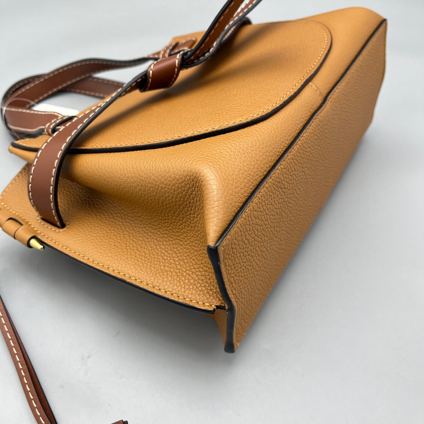 Loewe - Gate Top Handle - Grained calfskin leather with smooth calfskin leather trim - Caramel with Dark Brown trim - (medium)