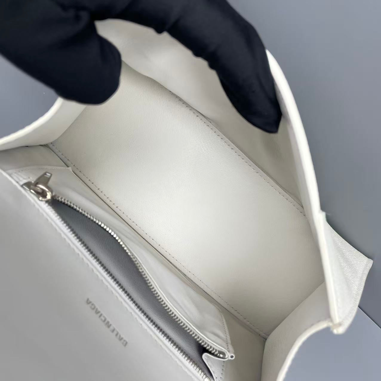 Balenciaga - Hourglass Top Handle Bag - Grained leather - White - (small)