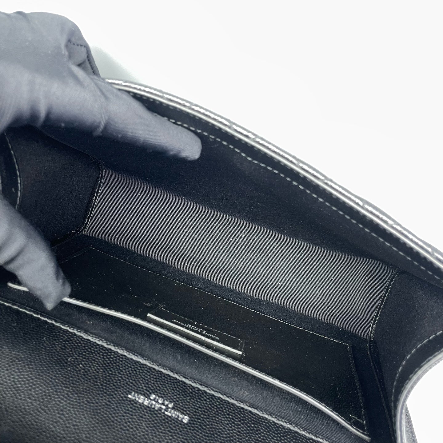 Saint Laurent - Envelope Bag Medium - Grained de Poudre Embossed Leather - Black - (medium)