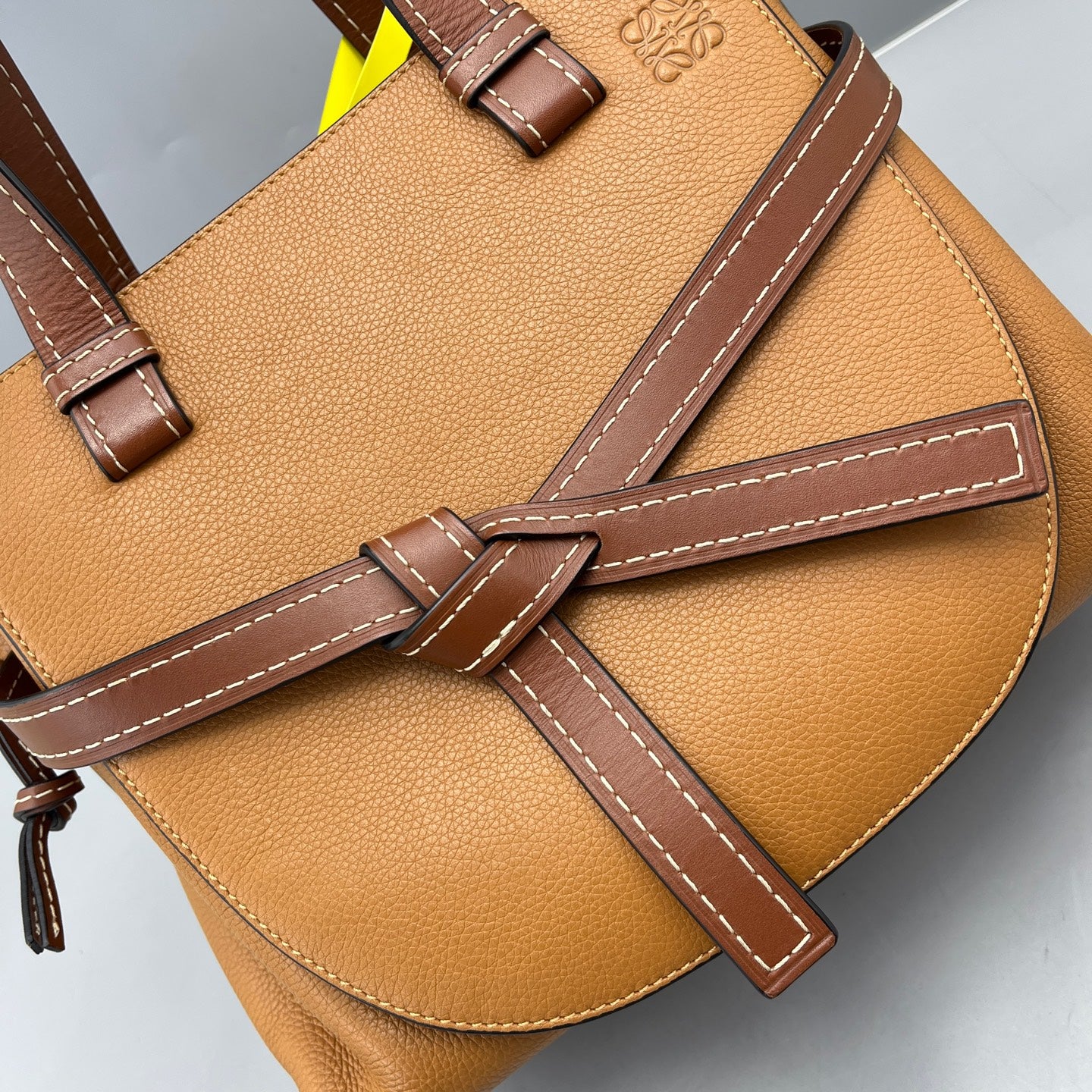 Loewe - Gate Handbag - Grained calfskin leather with smooth calfskin trim - Caramel - (Medium)