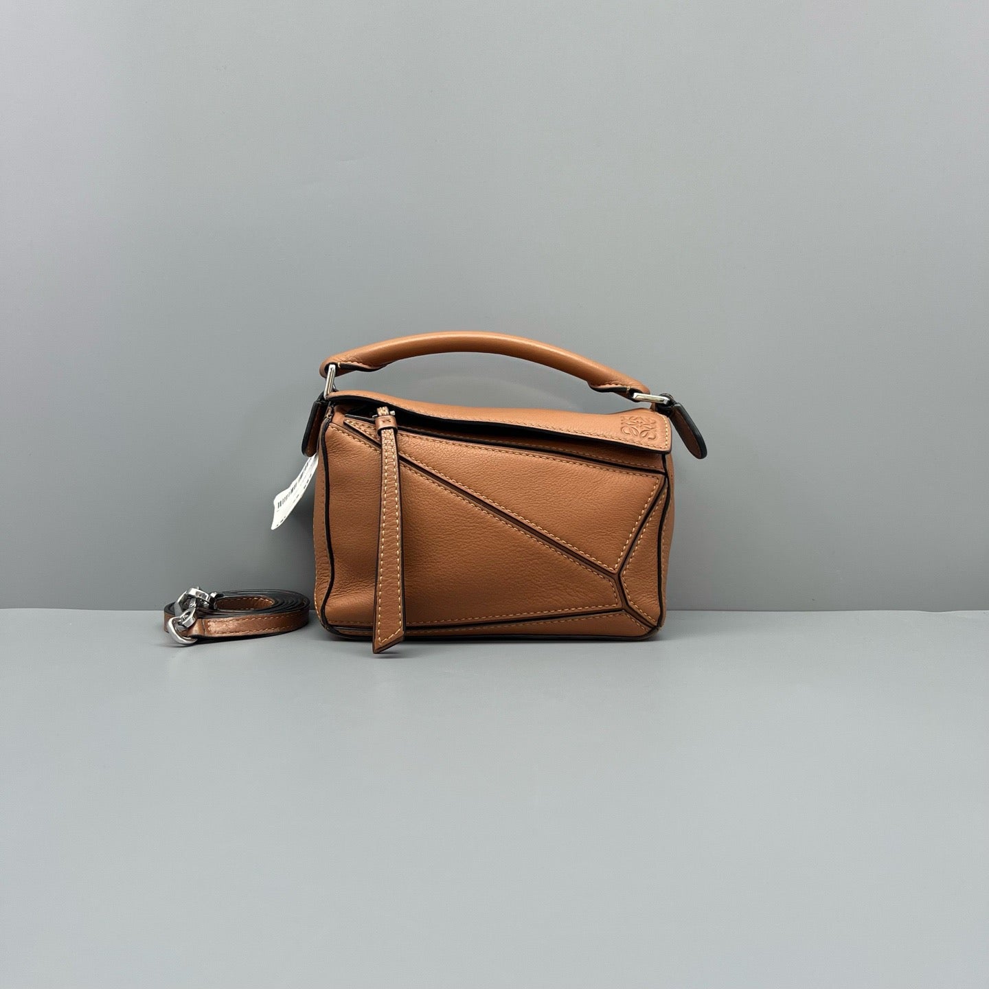 Loewe - Puzzle Mini - Pebbled calfskin leather - Caramel - (mini)