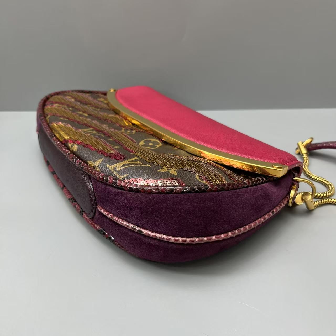 Louis Vuitton - Monogram Revelation Sequin Clutch - Monogram canvas with sequin embellishments, leather, suede, and python leather accents - Multicolour - (medium)